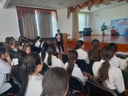 Қыз балармен кезекті отырыс өтті.